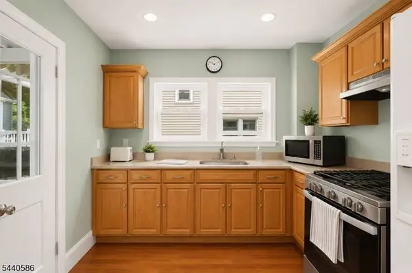 41 Berkeley Pl, Bloomfield Twp., NJ 07003