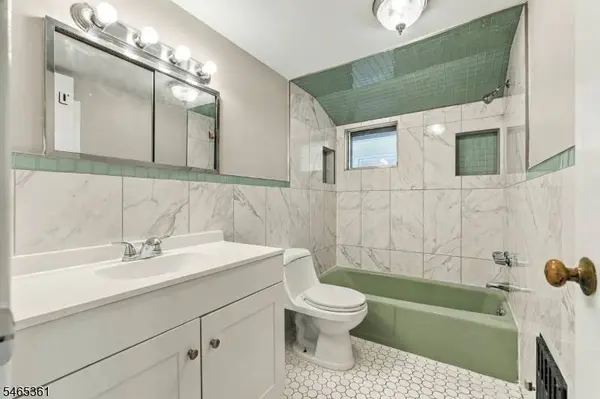 297 Lakeview Ave #2, Clifton City, NJ 07011