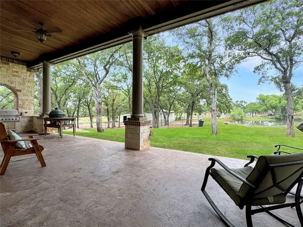 6565 Rockridge TRL, Aubrey, TX 76227