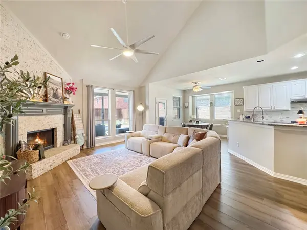 1413 Clearwater DR, Mckinney, TX 75071