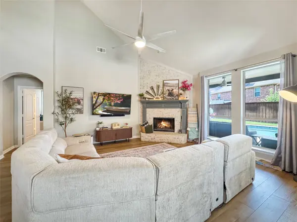 1413 Clearwater DR, Mckinney, TX 75071