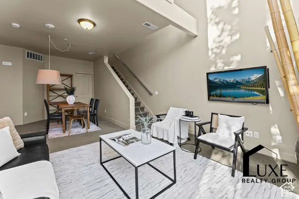 10398 S CLARKS HILL DR #109, South Jordan, UT 84009