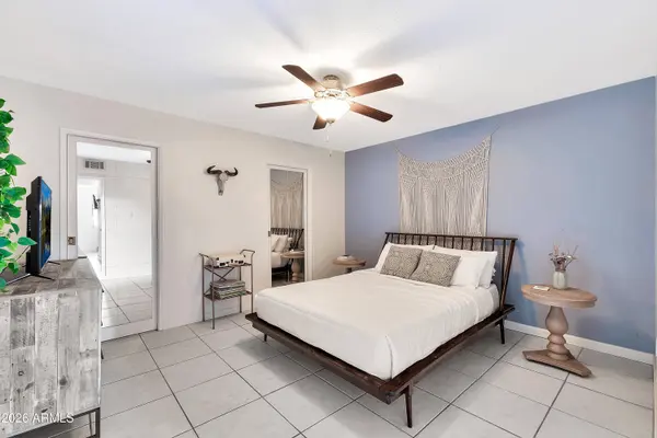 4950 N MILLER Road #240, Scottsdale, AZ 85251