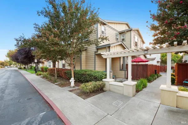 1653 Glenmore DR, Fairfield, CA 94533