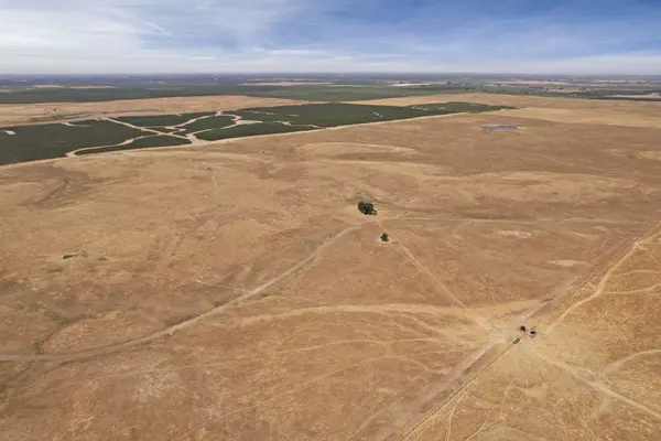 E Harney Ln, Lodi, CA 95240