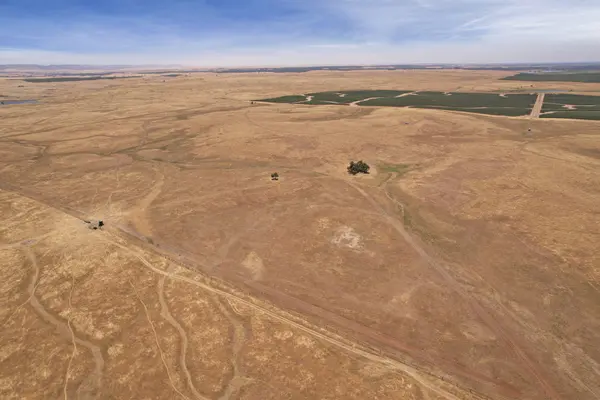 E Harney Ln, Lodi, CA 95240