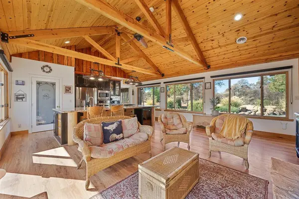 10415 Township RD, Browns Valley, CA 95918