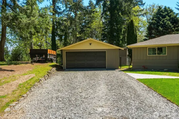 21437 SE 232nd ST, Maple Valley, WA 98038