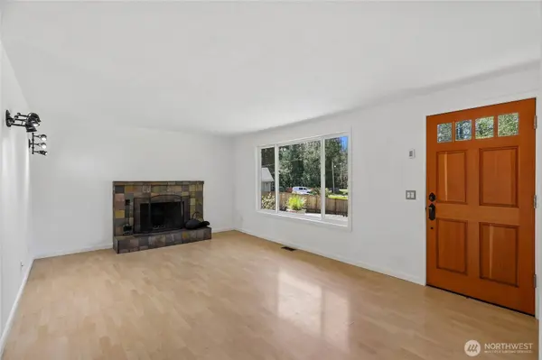 28601 SE 225th ST, Maple Valley, WA 98038