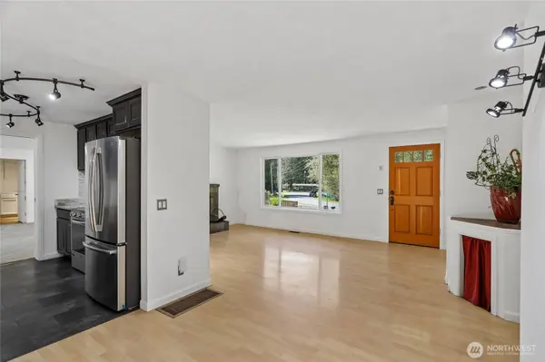 28601 SE 225th ST, Maple Valley, WA 98038