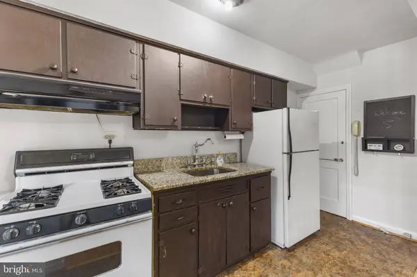 8318 HILLENDALE RD, Baltimore, MD 21234