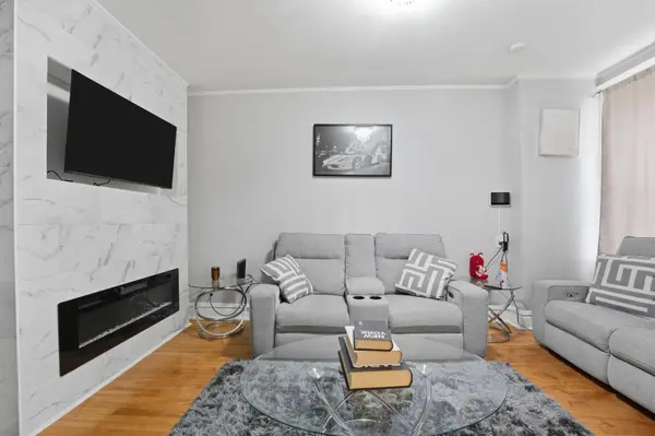3953 S California AVE, Chicago, IL 60632