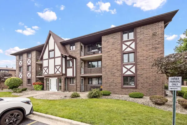 10511 S Roberts RD #2A, Palos Hills, IL 60465