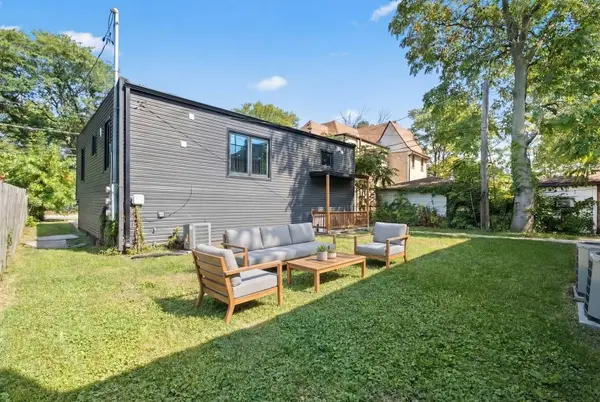 2307 Lake ST, Evanston, IL 60201