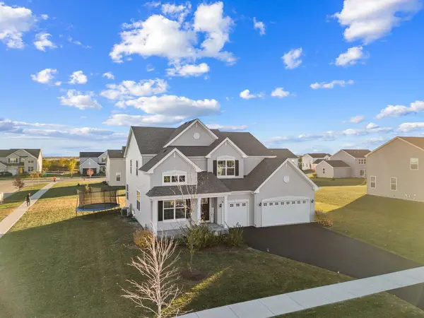 668 Braemore LN, Yorkville, IL 60560