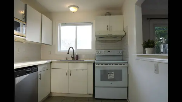 2 White Abbey PARK #26, Toronto E04, ON M1R 5A1