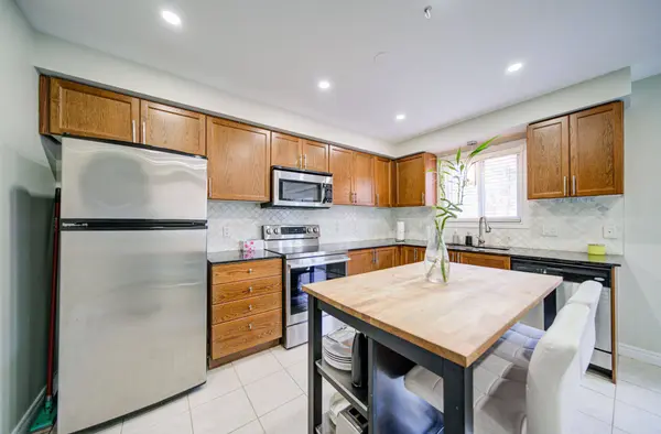 2280 Baronwood DR #66, Oakville, ON L6M 4Z5