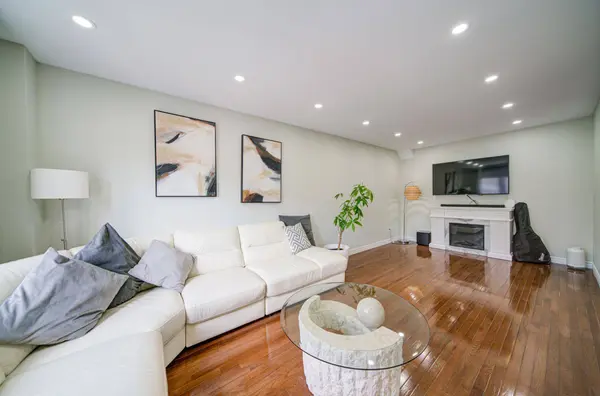 2280 Baronwood DR #66, Oakville, ON L6M 4Z5