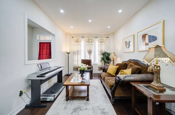 20 Everett ST, Markham, ON L6E 2A4