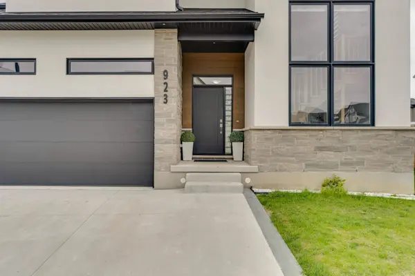 923 STONECLIFFE WALK #5, Kitchener, ON N2P 0K5