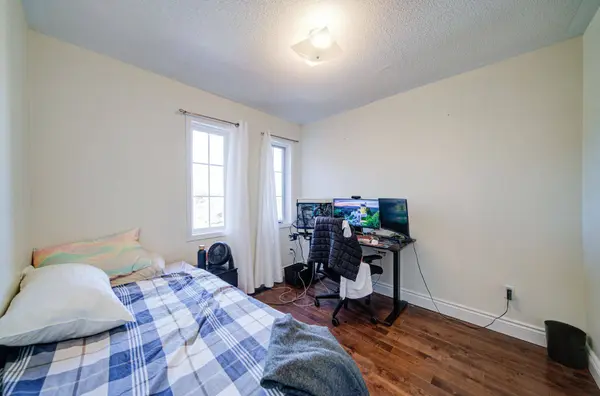 3824 Allcroft RD, Mississauga, ON L5N 6V6