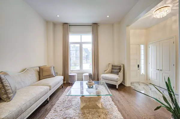 163 Hillsview DR, Richmond Hill, ON L4C 2R4