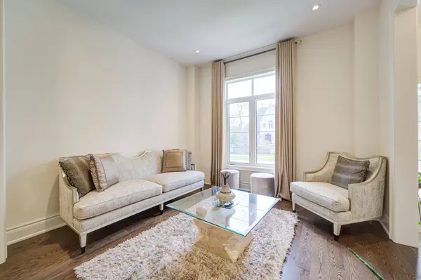 163 Hillsview DR, Richmond Hill, ON L4C 2R4