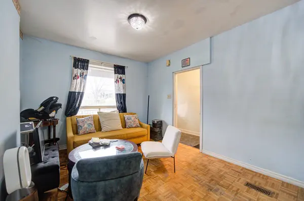 170 Wallace AVE, Toronto W02, ON M6H 1V2