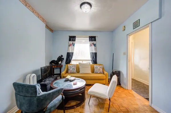 170 Wallace AVE, Toronto W02, ON M6H 1V2