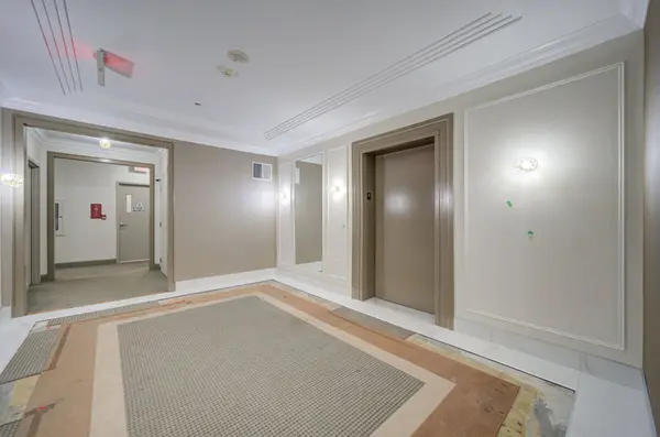 133 Wynford DR #808, Toronto C13, ON M3C 1K1
