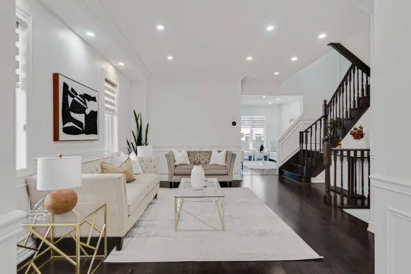 3086 Ozzie DR, Mississauga, ON L5M 0V9