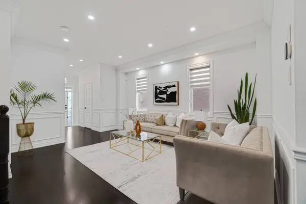 3086 Ozzie DR, Mississauga, ON L5M 0V9