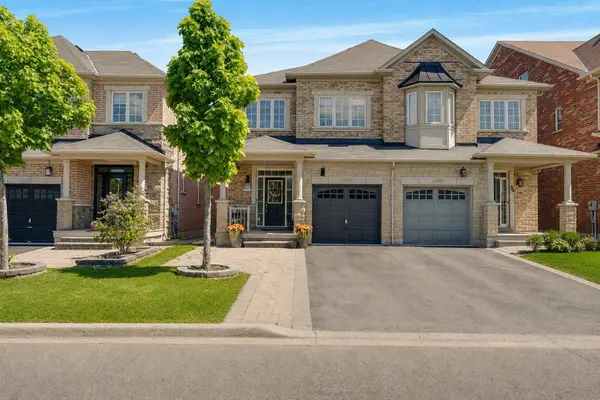 3086 Ozzie DR, Mississauga, ON L5M 0V9