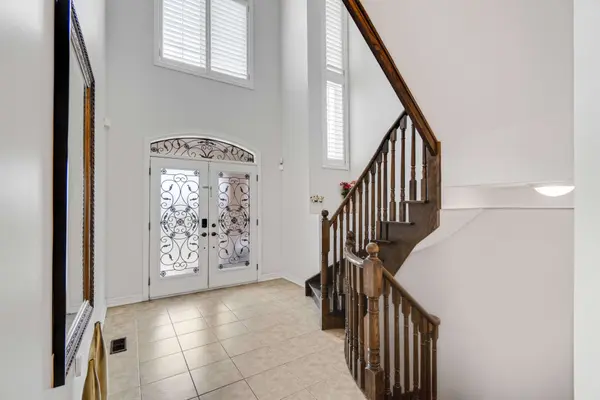 3095 Tacc DR, Mississauga, ON L5M 0A9