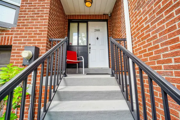 288 Simonston BLVD #30, Markham, ON L3T 4T5