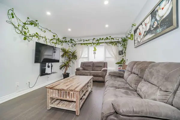 288 Simonston BLVD #30, Markham, ON L3T 4T5