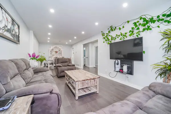 288 Simonston BLVD #30, Markham, ON L3T 4T5