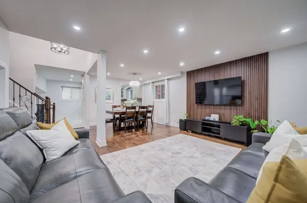 205 Powell RD, Whitby, ON L1N 6T5