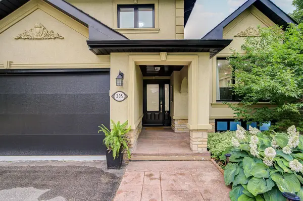 205 Powell RD, Whitby, ON L1N 6T5