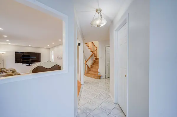 211 Sophia RD, Markham, ON L3S 4C5