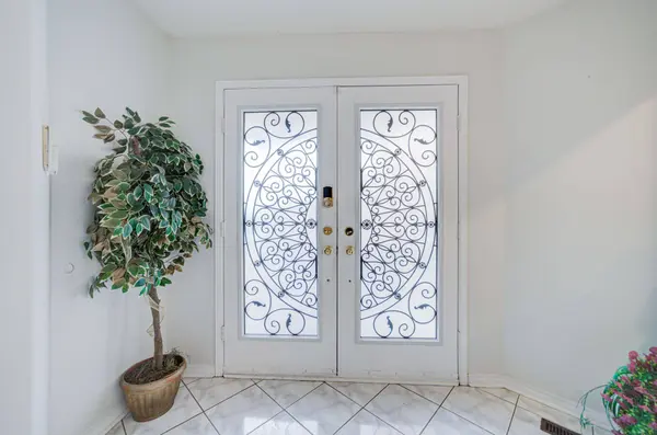 211 Sophia RD, Markham, ON L3S 4C5