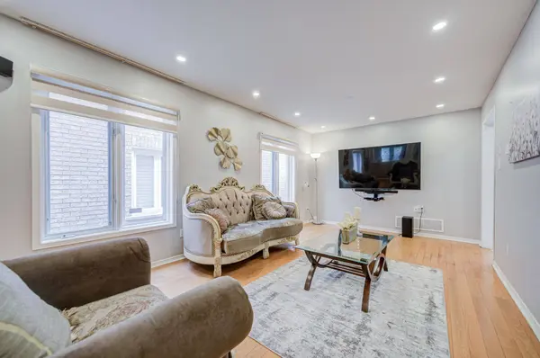 211 Sophia RD, Markham, ON L3S 4C5