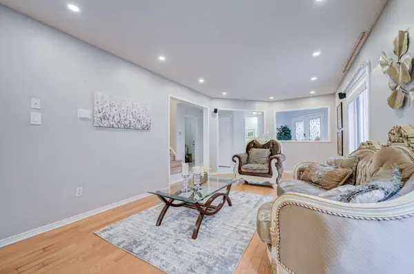 211 Sophia RD, Markham, ON L3S 4C5