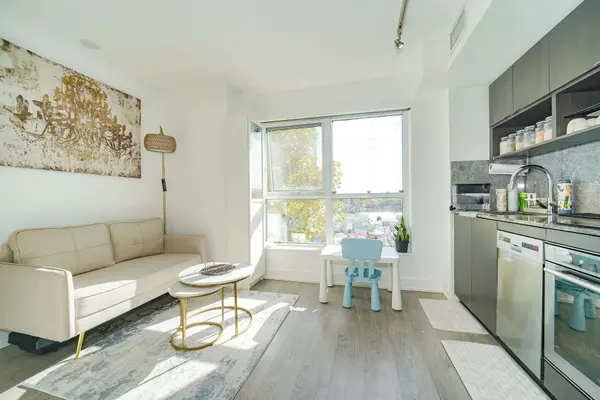 7 Mabelle AVE #308A, Toronto W08, ON M9A 4X7