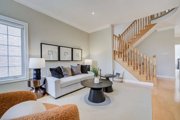 71 Futura AVE, Richmond Hill, ON L4S 1S8