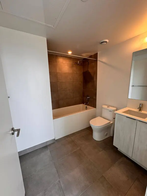 8 Wellesley ST W #5809, Toronto C01, ON M4Y 0J5