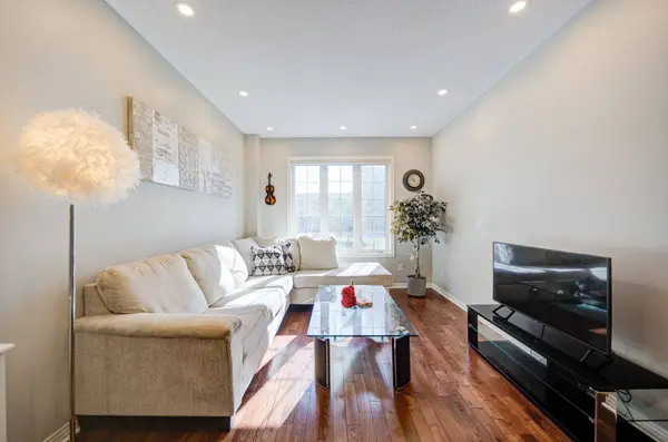 76 Ford Wilson BLVD, Newmarket, ON L3X 3G1