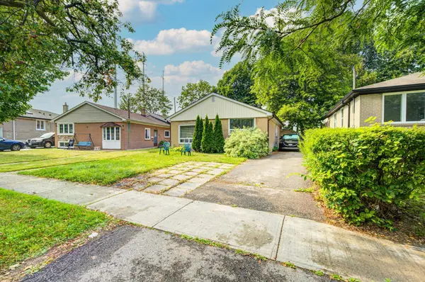 176 Sedgemount DR, Toronto E09, ON M1H 1Y2