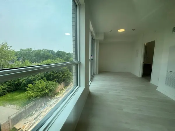 1381 Lakeshore RD E #431, Mississauga, ON L5E 1G6