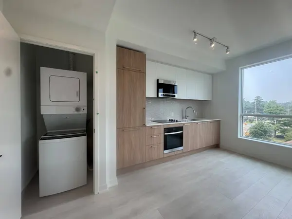 1381 Lakeshore RD E #431, Mississauga, ON L5E 1G6